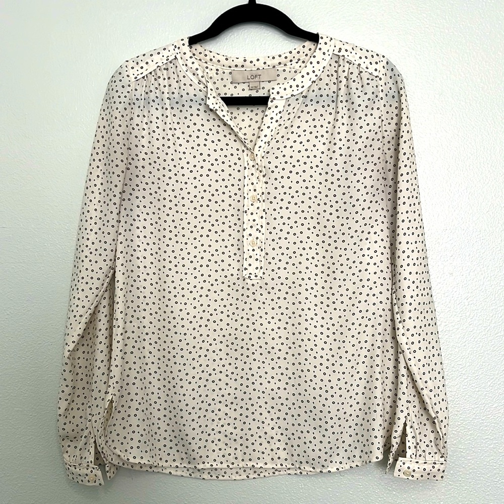 Ann Taylor LOFT long sleeve cream blouse XS
